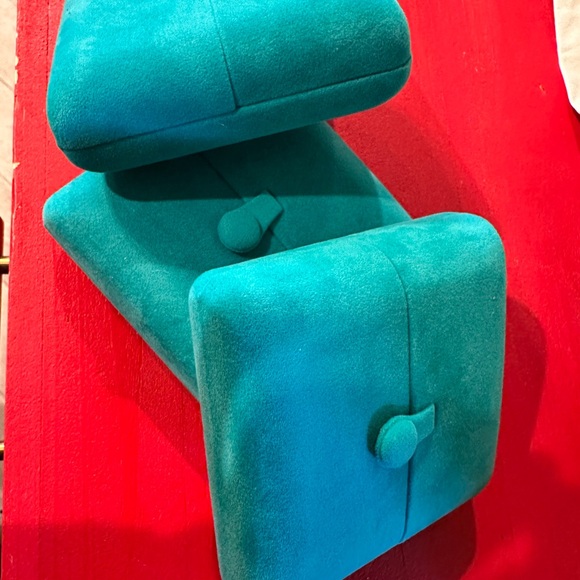 Shop Khoi Teal Velvet Jewelry Box - Picture 6 of 10